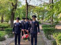 Полицейские возложили цветы к памятнику погибших в годы Великой Отечественной войны
