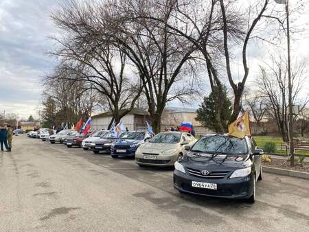 В Новоалександровском муниципальном округе состоялся автопробег «Героев помним имена»