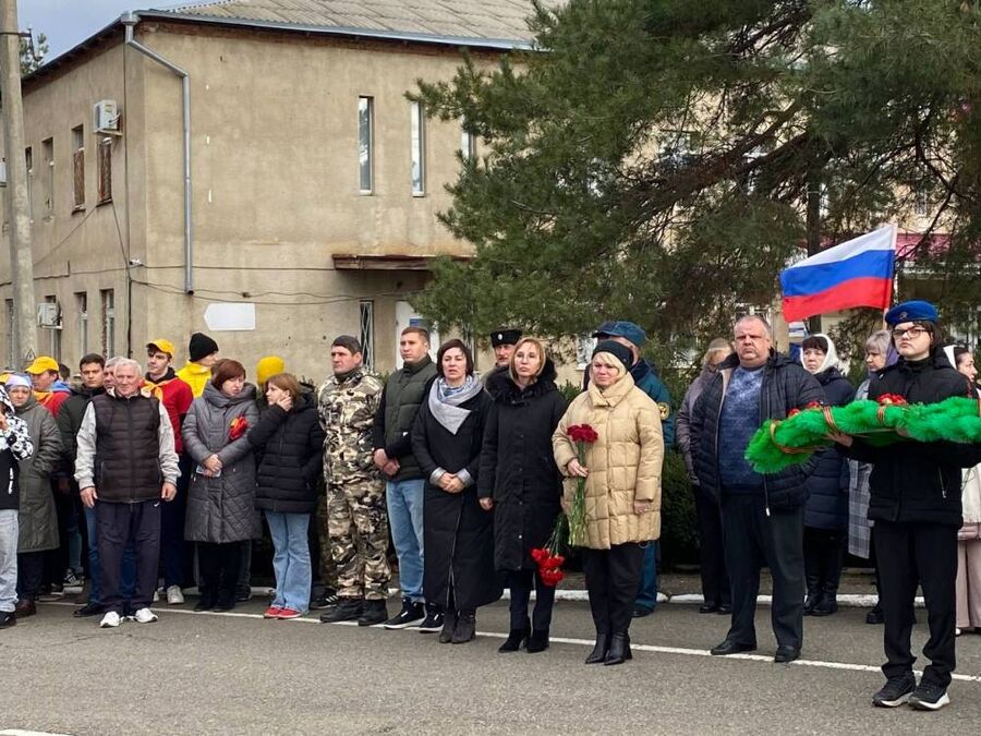 В Новоалександровском муниципальном округе состоялся автопробег «Героев помним имена»